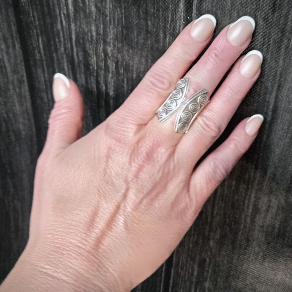 Karen Hill Tribe of Thailand Size 7 Fine Silver Tribal geometric & Spiral Ring